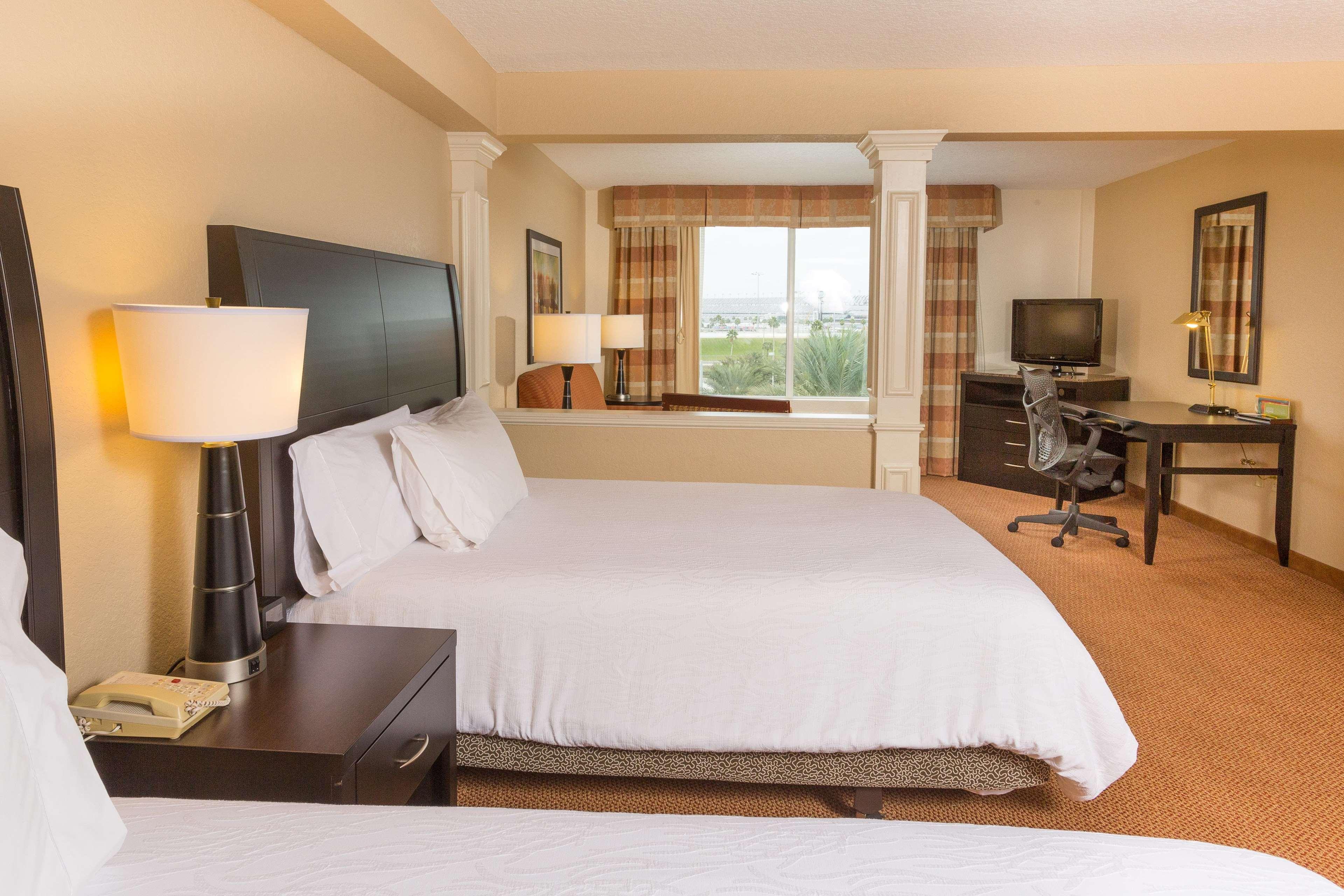 Hilton Garden Inn Daytona Beach Airport Bagian luar foto